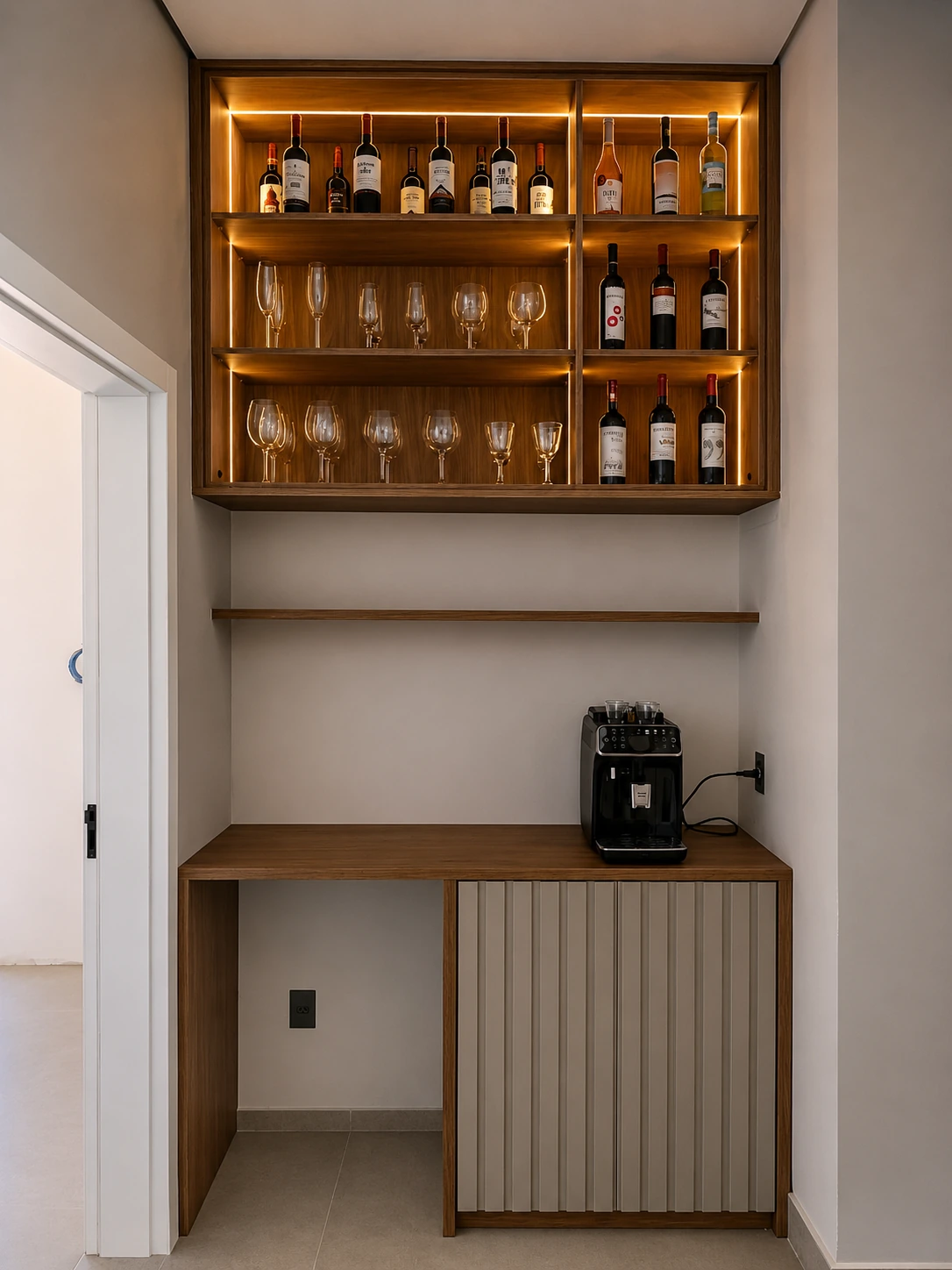 Bar planejado com iluminação embutida